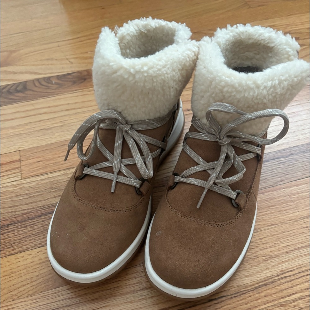 UGG Lakesider Heritage Lace Women's